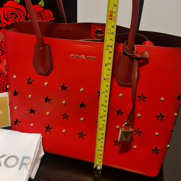 Michael Kors Limited Edition 2019 NWTs Red Mercer Tote - Picture 7 of 16